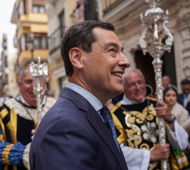 El CIS sitúa a Juanma Moreno como el líder más valorado y relega a Montero al cuarto puesto a mes y medio de las andaluzas