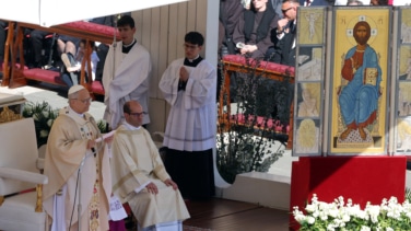 León XIV convoca una vigilia por la paz y llama a no permanecer indiferentes ante "el mal, el odio y la guerra"