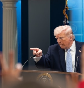 Trump advierte a Irán que cese el cobro a petroleros en Ormuz: [...]