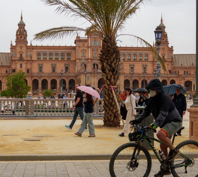 Tiempo para el puente de mayo en España: la Aemet avisa de inestabilidad, lluvias y cambios en las temperaturas