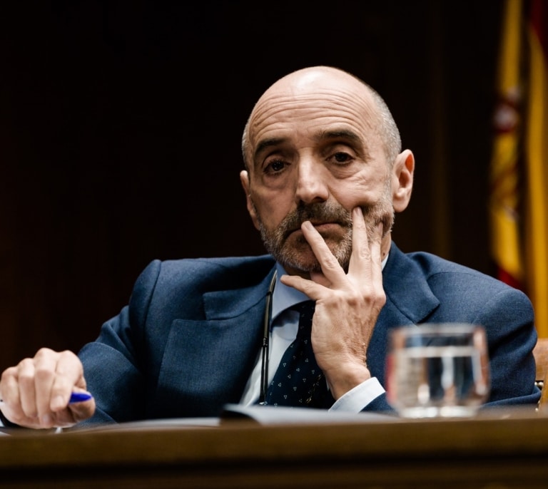 Julio Martínez, amigo de Zapatero, se niega a declarar en el Senado porque está de baja médica
