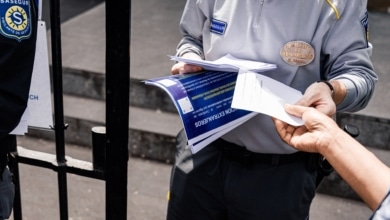 El Gobierno reconoce en pleno proceso de regularización que faltan funcionarios en las Oficinas de Extranjería