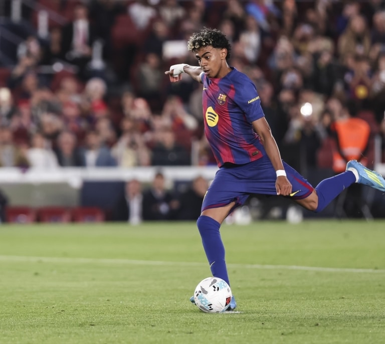 ¿Llega al Mundial? El tiempo de baja de Lamine Yamal tras retirarse lesionado en el Camp Nou