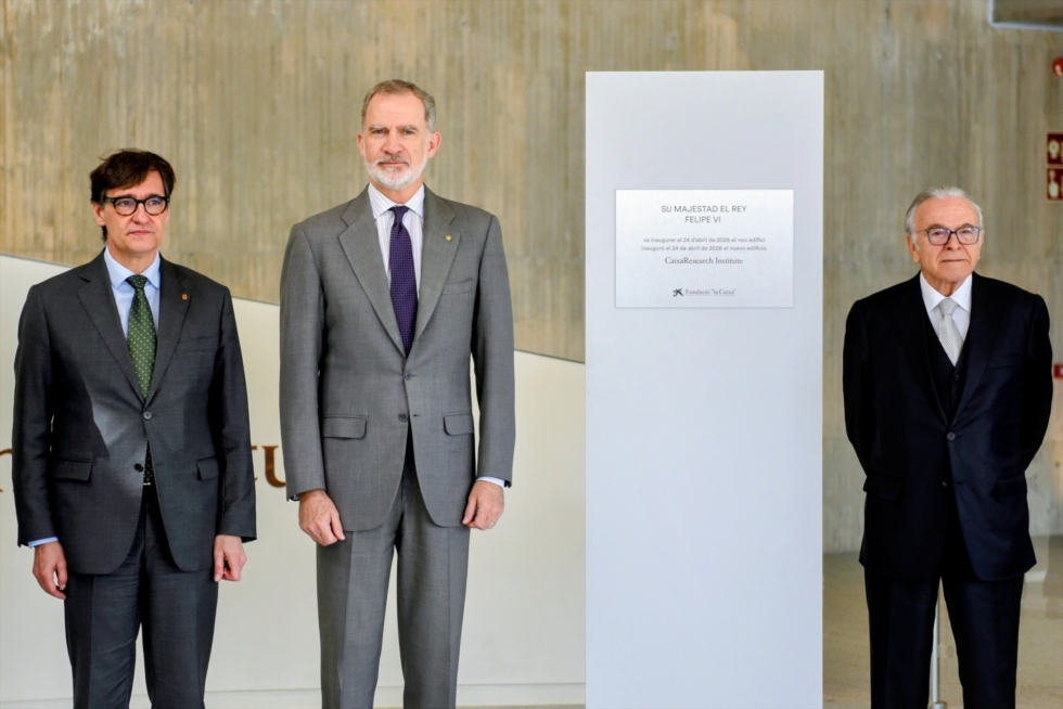 Salvador Illa y el rey Felipe VI con Isidro Fainé, presidente de 'Fundación La Caixa'
