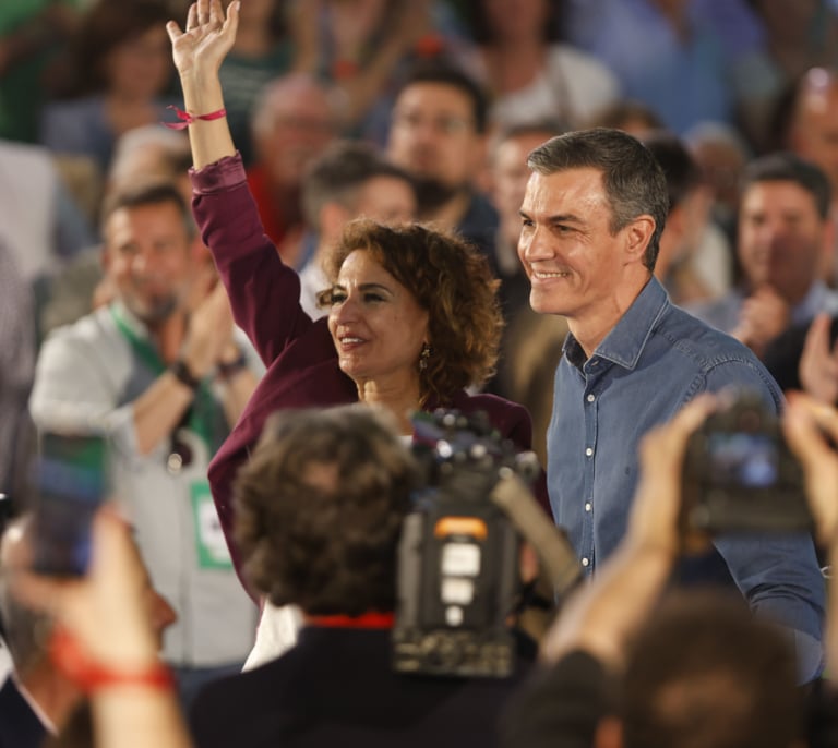 El PSOE hace equilibrios con la "prioridad nacional" de PP y Vox en la campaña andaluza