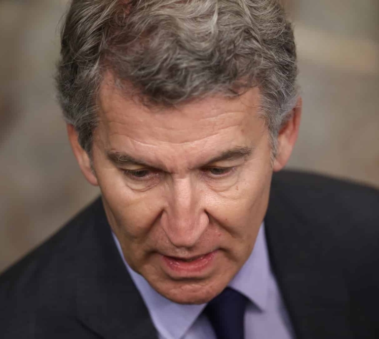 Feijóo no quiere dar pasos en falso mientras Sánchez se enfrenta al 'proceso Zapatero"