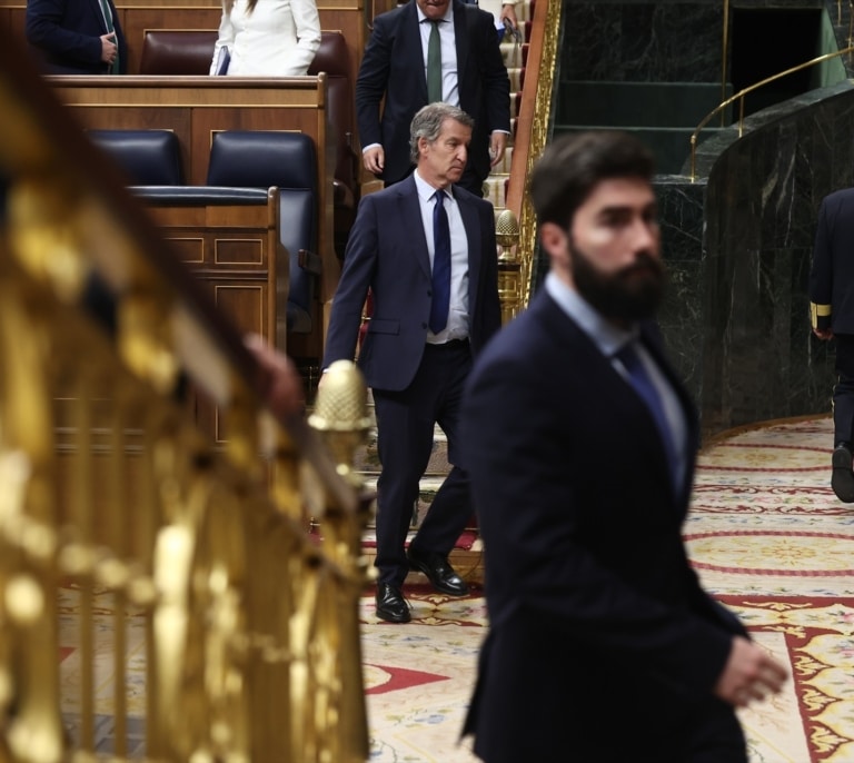 El PP evita confrontar con Vox por el incidente en el Congreso para no arruinar unos pactos "prácticamente cerrados"