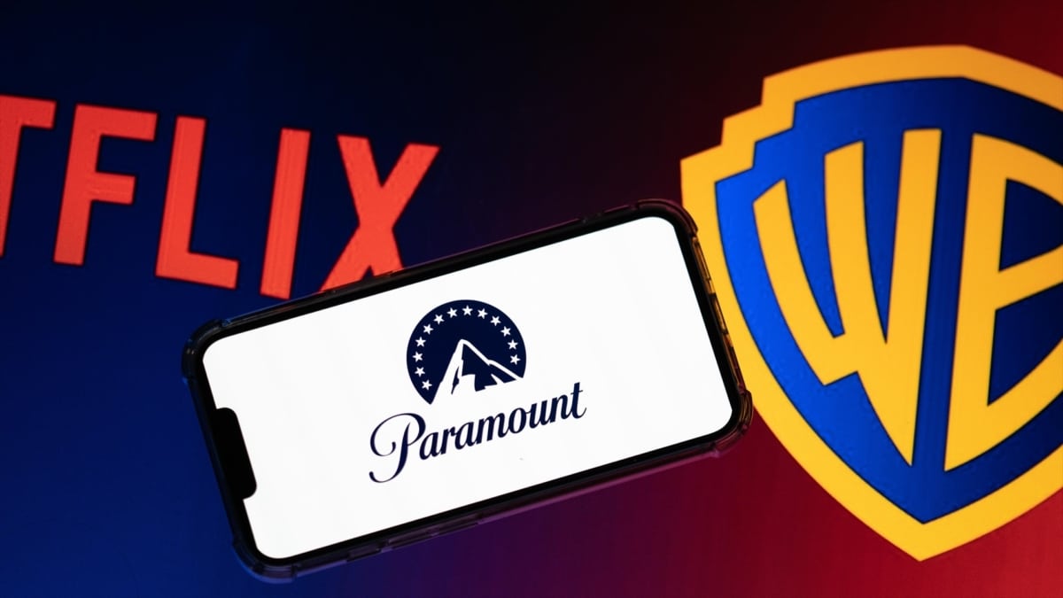 Más de mil profesionales de la industria audiovisual estadounidense han firmado una carta abierta contra la operación con la que Paramount Skydance pretende adquirir Warner Bros. Discovery. Entre los firmantes figuran Joaquin Phoenix, Ben Stiller, Kristen Stewart, Bryan Cranston, o Yorgos Lanthimos, junto a nombres como David Fincher, Jane Fonda, Lin-Manuel Miranda, Denis Villeneuve o J. J. Abrams. Una lista con nombres de peso, pero donde brillan por su ausencia las grandes estrellas de la industria.