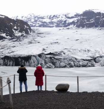 Dentro del glaciar islandés Sólheimajökull: "Su deshielo anual equivale al agua que [...]