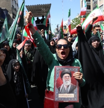 Irán acusa a Israel de violar el alto el fuego y dejar [...]