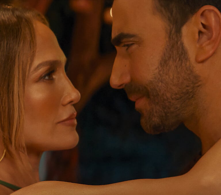 Jennifer Lopez protagoniza 'Office Romance': la comedia romántica "subida de tono" que podrás ver en Netflix