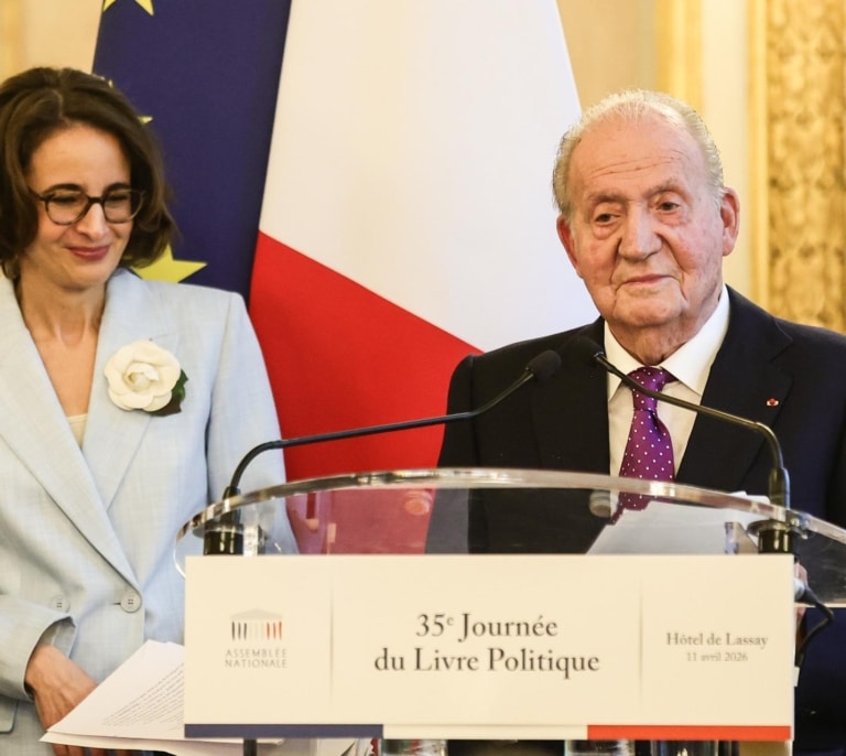 La Asamblea Nacional de Francia premia al Rey emérito por sus memorias: "Nadie es profeta en su país"