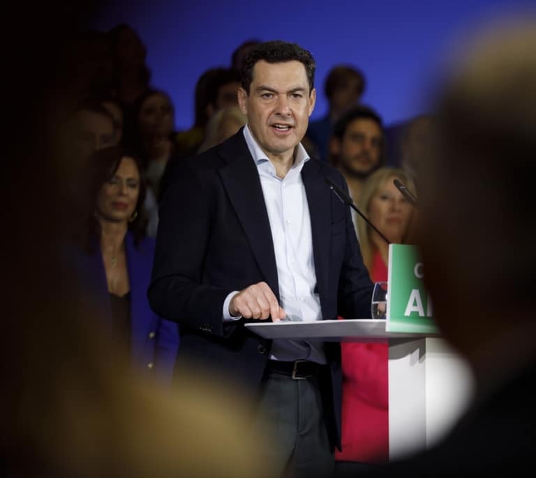 Juanma Moreno critica que Adif "está tardando en asumir responsabilidades" tras Adamuz