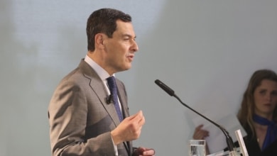Juanma Moreno: "Sánchez viene a Andalucía para salvar a Vox"