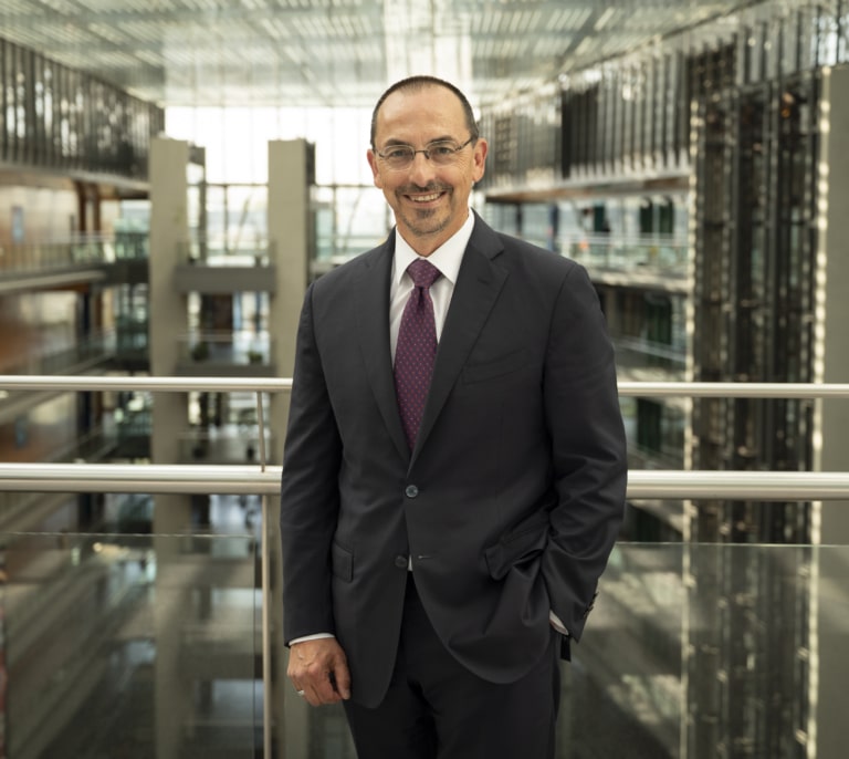 Armani, el tecnócrata romano llamado a fortalecer el vínculo italiano de Endesa