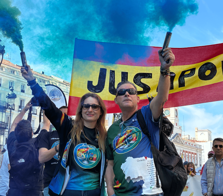 Policías, guardias civiles y militares avisan al Gobierno: "Si quieren guerra, la van a tener"