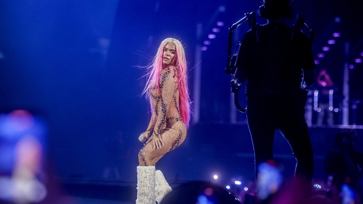 Karol G durante una de sus actuaciones en el Bernabéu