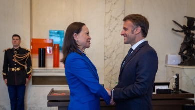 María Corina Machado 'ningunea' a Sánchez tras verse con Macron y Jetten