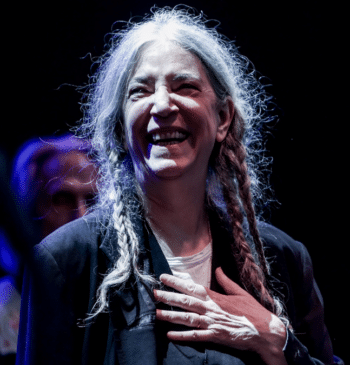Patti Smith durante una actuación en Madrid en 2022.