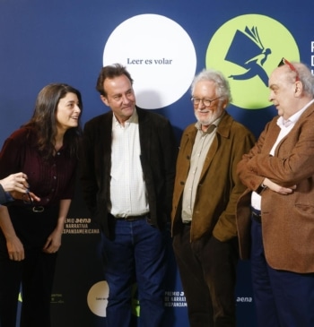 Ningún escritor rechazará el millón de Aena: los finalistas defienden un premio [...]