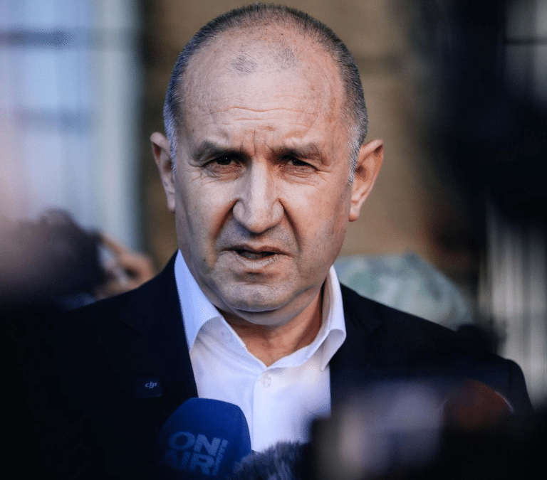 Bulgaria da la victoria al expresidente Rumen Radev, el 'discípulo' pragmático de Orbán