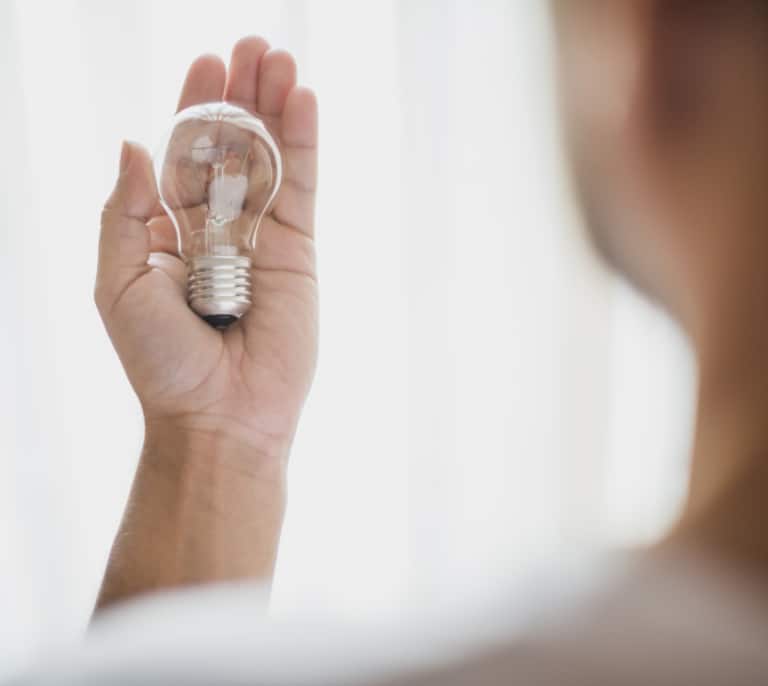 Precio de la luz hoy, 20 de abril de 2026: qué factores provocan cambios bruscos