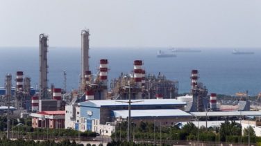 Israel ataca la mayor planta petroquímica en Irán horas antes de que concluya el ultimátum de Trump sobre infraestructuras
