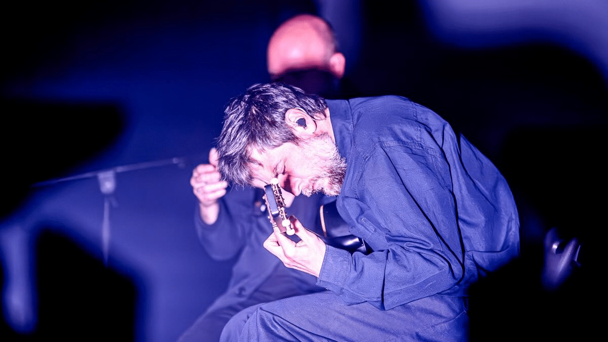 Raül Refree en su actuación con Niño de Elche en el Monopol Music Festival de Gran Canaria el pasado domingo 12 de abril.