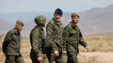 La visita del rey a la base de la Legión en Viator, en imagénes