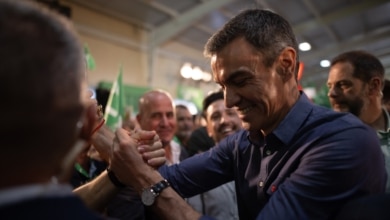 El CIS levanta 4,6 puntos a Sánchez en un mes y sigue golpeando a Vox a las puertas de Andalucía