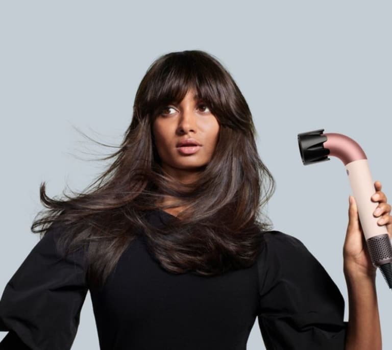 Este es el secador de pelo que desearías haber descubierto antes: cuida la melena y acaba con el frizz
