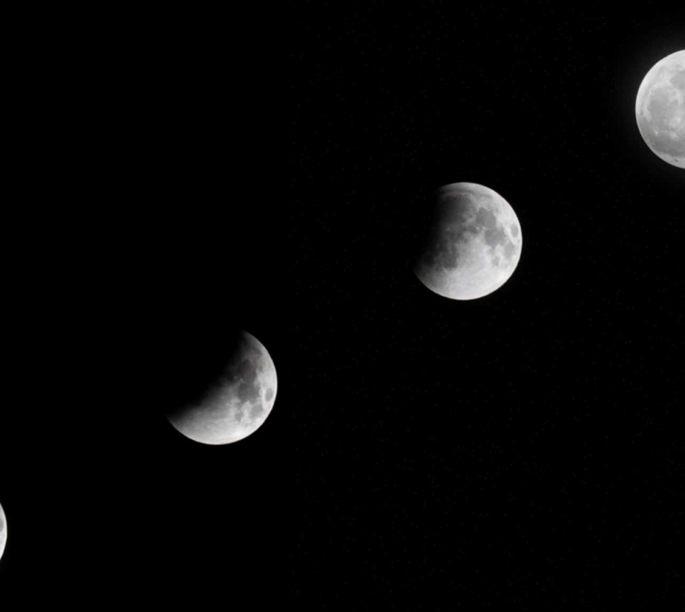 Calendario lunar de mayo 2026: dos lunas llenas, lluvia de estrellas y observación de planetas
