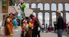 Un dúo entre un bailarín y una excavadora y otras maravillas de Titirimundi 2026