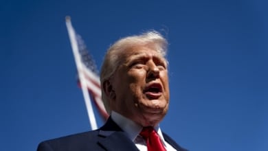 Trump responde a la falta de acuerdo con Irán: bloqueará el paso de buques en el estrecho de Ormuz