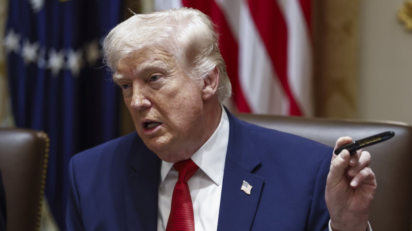 Trump vuelve a amenazar a Irán con desatar el 