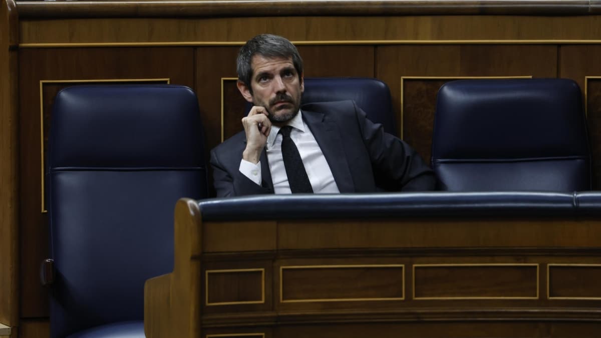 El ministro de Cultura, Ernest Urtasun, este miércoles en el Congreso durante la sesión de control al Gobierno.