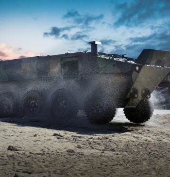 Indra e Iveco unen fuerzas para fabricar el nuevo anfibio asturiano 8x8 [...]