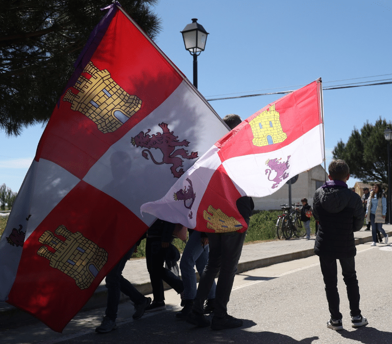 Castilla y León celebra su día grande entre los mensajes institucionales y el homenaje al ‘Canto de Esperanza’