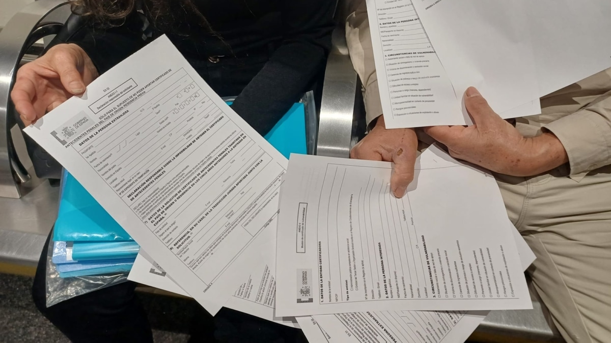 Luis Alberto y Gloria no han podido presentar la solitud de regularización