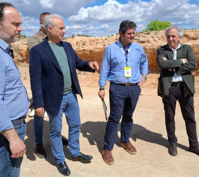 La Generalitat concluye la retirada de residuos de la dana del interior de Valencia