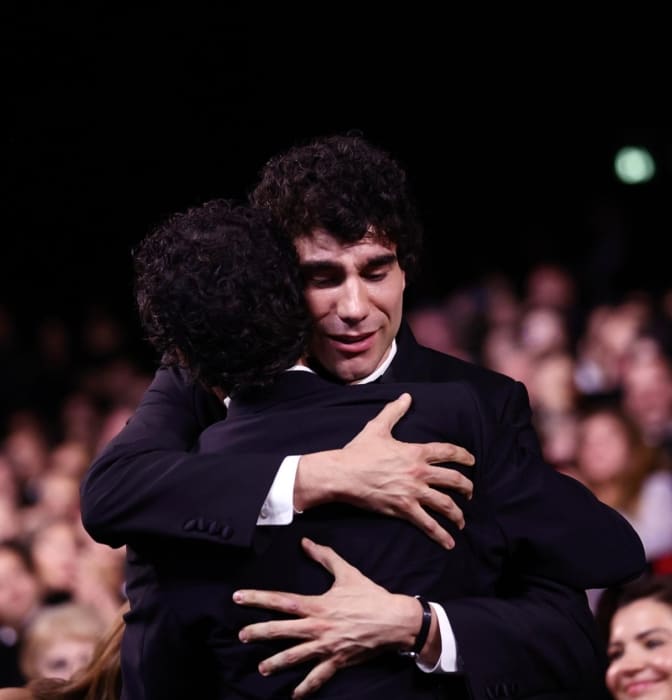 Cannes corona a Los Javis con el premio a Mejor Dirección por 'La bola negra'