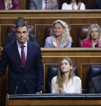Sánchez mantiene su respaldo a Zapatero pese al auto de imputación: "Todo [...]