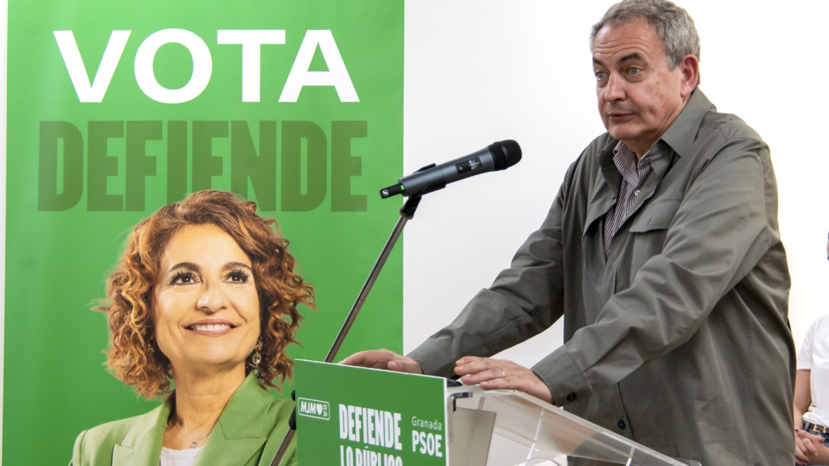 MOTRIL (GRANADA), 15/05/2026.-El expresidente del Gobierno José Luis Rodríguez Zapatero participa en un acto público del PSOE de cara a las elecciones de Andalucía, este viernes en el Centro Cívico La Matraquilla de Motril. EFE / Alba Feixas