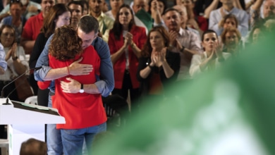 El PSOE se asoma al abismo en Andalucía pero se prepara para pasar página y proteger a Sánchez
