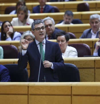El aplazamiento de la declaración de Zapatero ante el juez alarga la [...]