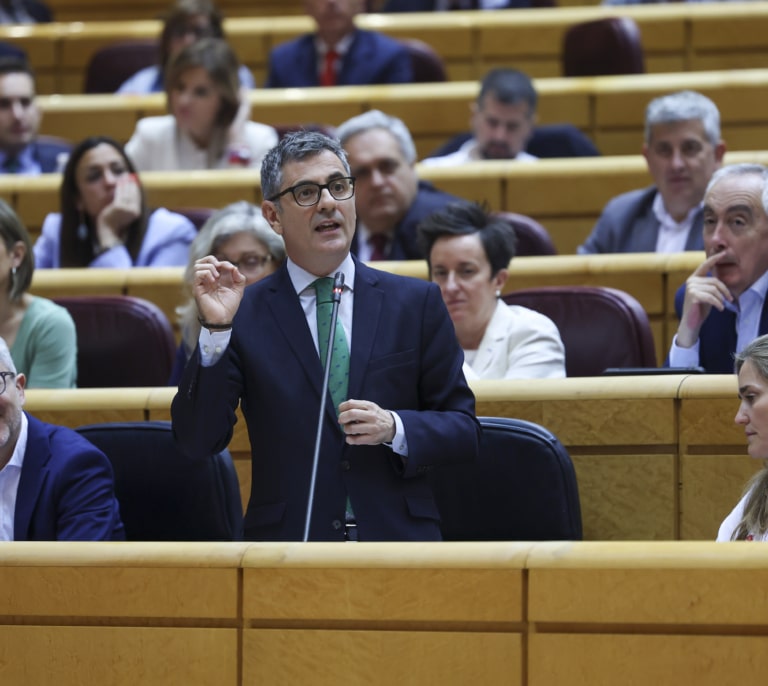 El aplazamiento de la declaración de Zapatero ante el juez alarga la incertidumbre y la ansiedad en el PSOE