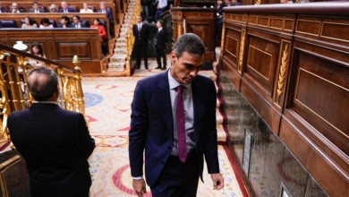 Moncloa deja atrás la tesis del 'lawfare' y ve "indicios, pero no pruebas" en el auto contra Zapatero: "No es como con Cerdán"