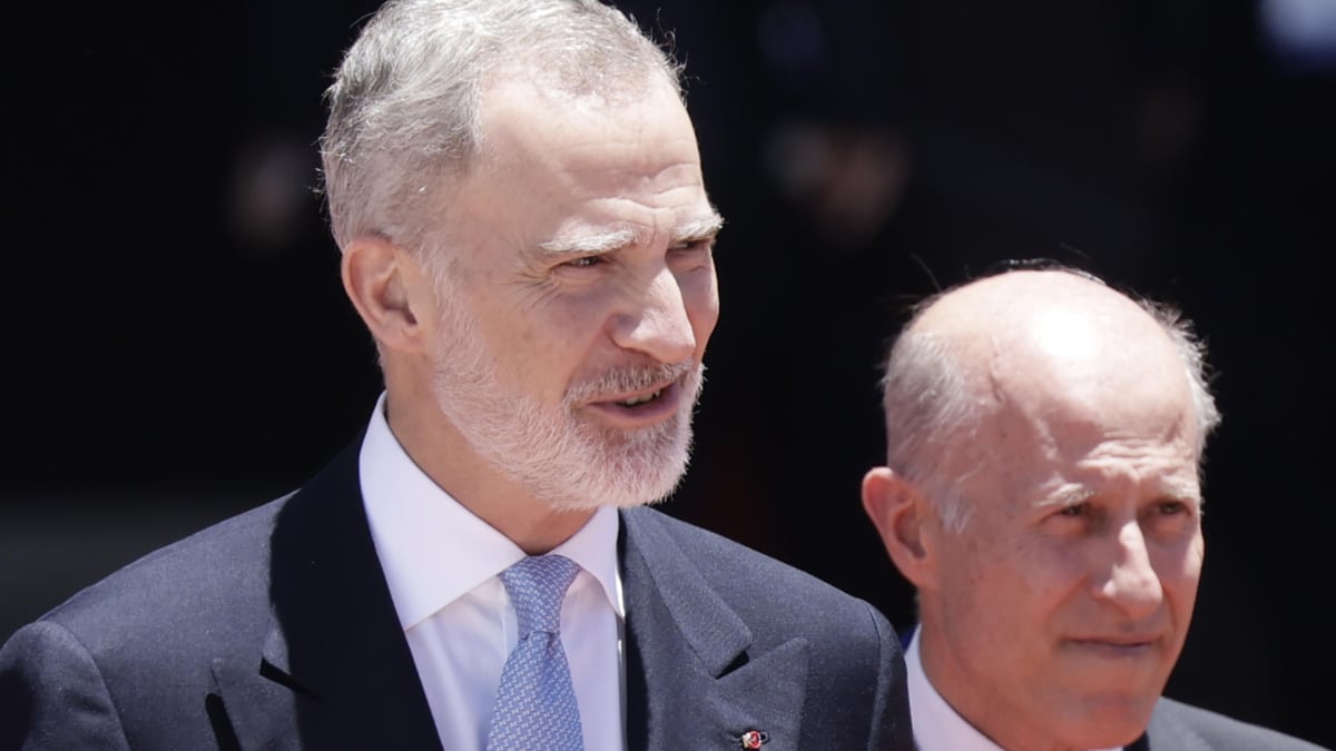 l rey de España, Felipe VI durante la reciente a ceremonia de investidura de la politóloga Laura Fernández como presidenta de Costa Rica.