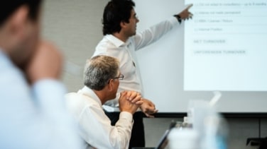 La IA no se está implementando estratégicamente en las empresas, según el informe 'Skill Change Index' de McKinsey