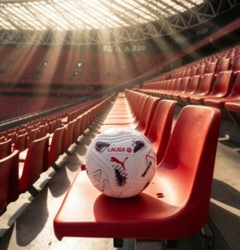 PUMA y LALIGA presentan el balón STELLAR NITRO